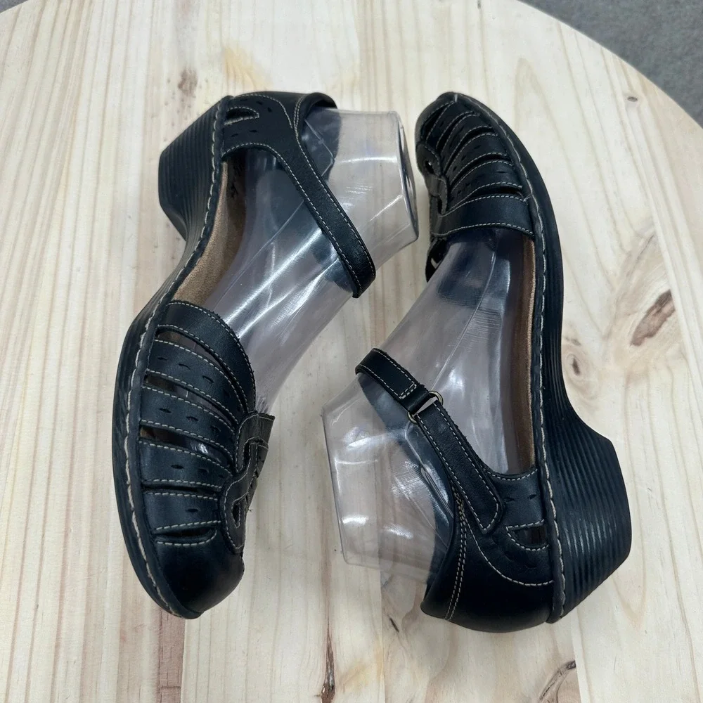 Clarks Wendy Land Sandals Womens 9.5 Black Leather Wedge Laser Cut Mary Jane